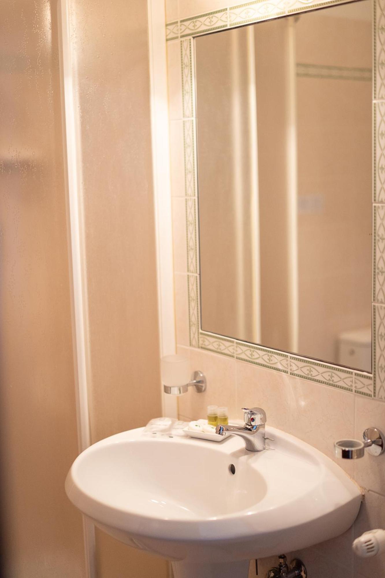 Hotel Napoleon Pontremoli Eksteriør bilde